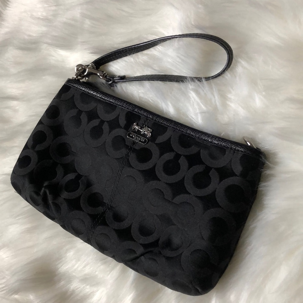 Coach Wristlet 💕😍